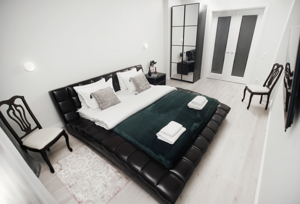 Kvartira Dvukhkomnatnaya Premium Klassa S Unikalnoy Lokatsiey V Istoricheskom Tsentre Goroda Apartments — 5-Star Luxury Hotel in Minsk, Belarus