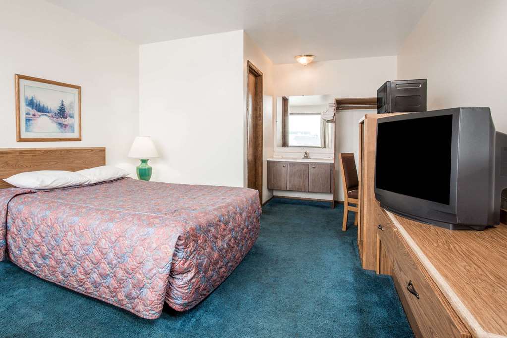 Knights Inn Boardman - photo 8