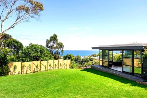 Apollo Opulent Bay View in Mount Martha, Australia