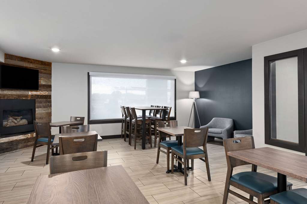 Super 8 by Wyndham Big Timber - photo 10