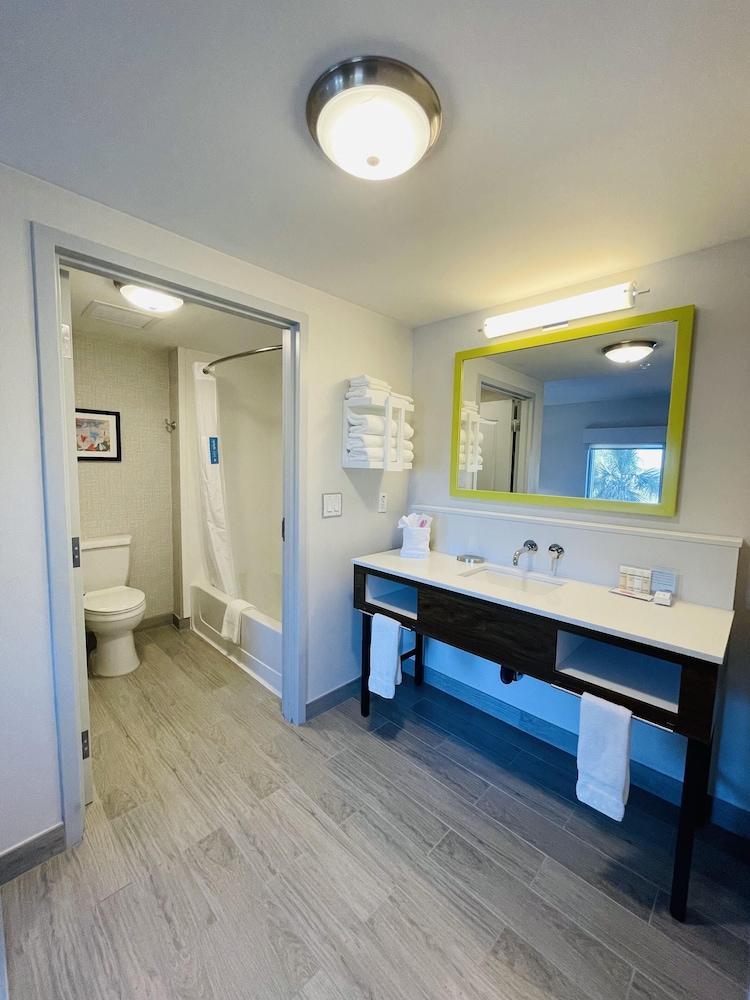 Hampton Inn & Suites Sarasota Bradenton Airport FL - photo 52
