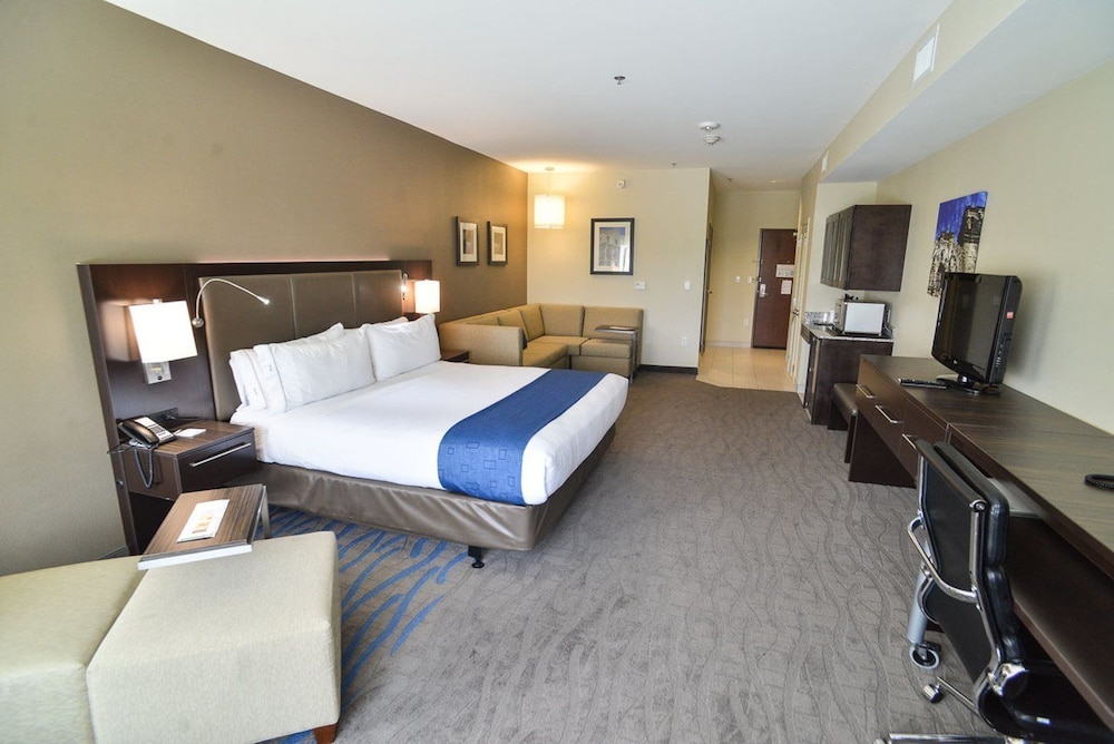 Holiday Inn & Suites San Antonio Northwest by IHG - photo 6