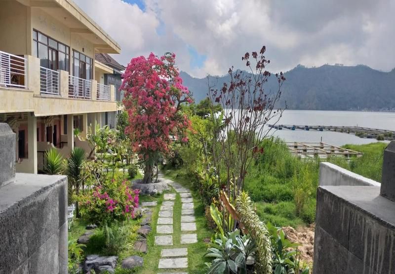 Lakeside Cottages - carbon neutral hotel in Bali