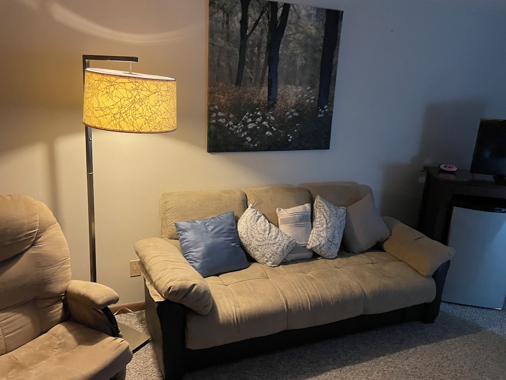 Valhalla Hillside Inn - photo 25