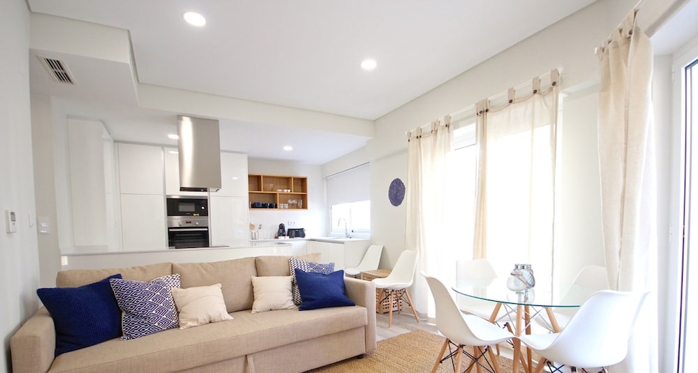 FLH Marquês Pombal Flat with Balcony — 4-Star Luxury Hotel in Lisbon, Portugal