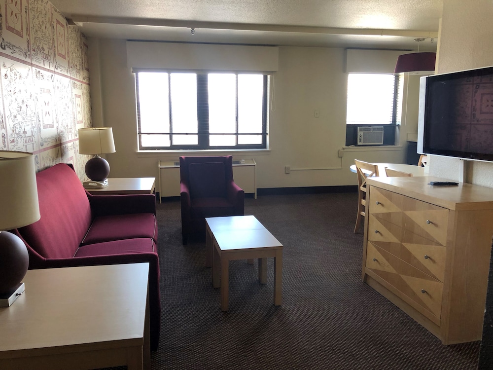 Inlet Tower Hotel & Suites - photo 64