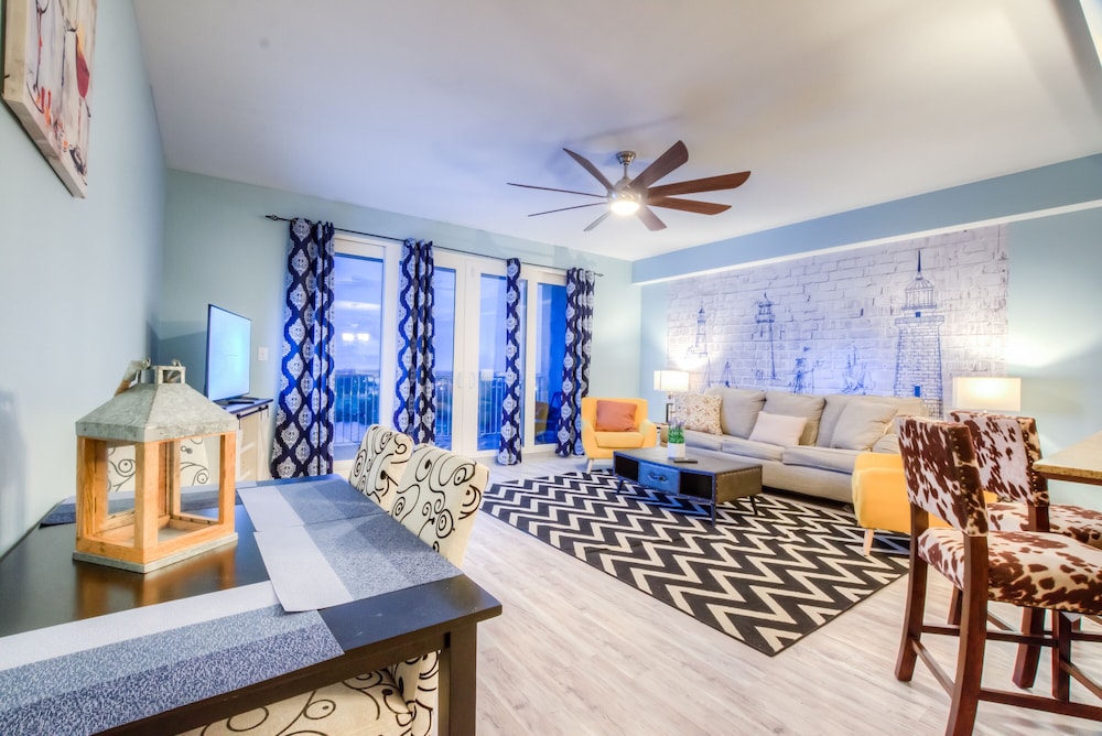 Laketown Wharf Resort by Aneliya's Rentals - photo 581