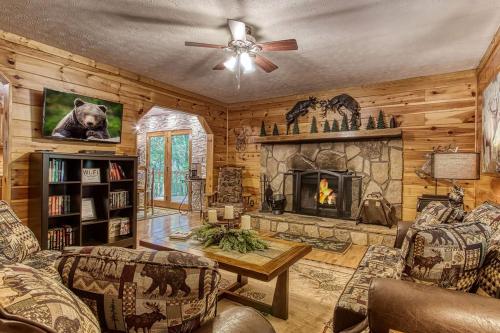 Magical Nights Hot Tub WIFI 560 in FREE Attraction tickets each paid day — 4-Star Luxury Hotel in Sevierville, United States