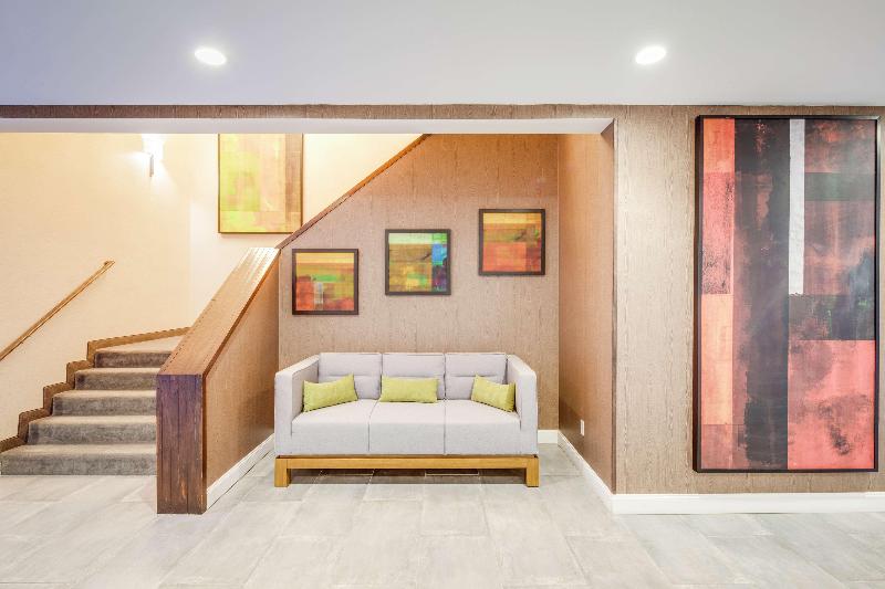 DoubleTree by Hilton Huntington - photo 14
