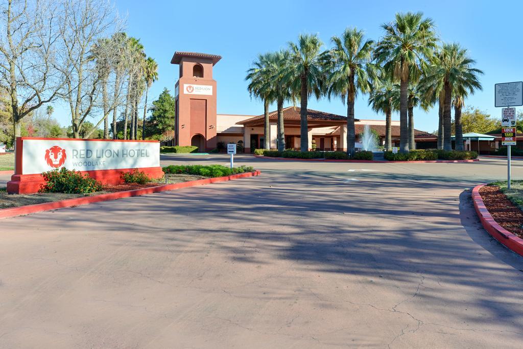 Red Lion Woodlake & Conference Center - photo 2