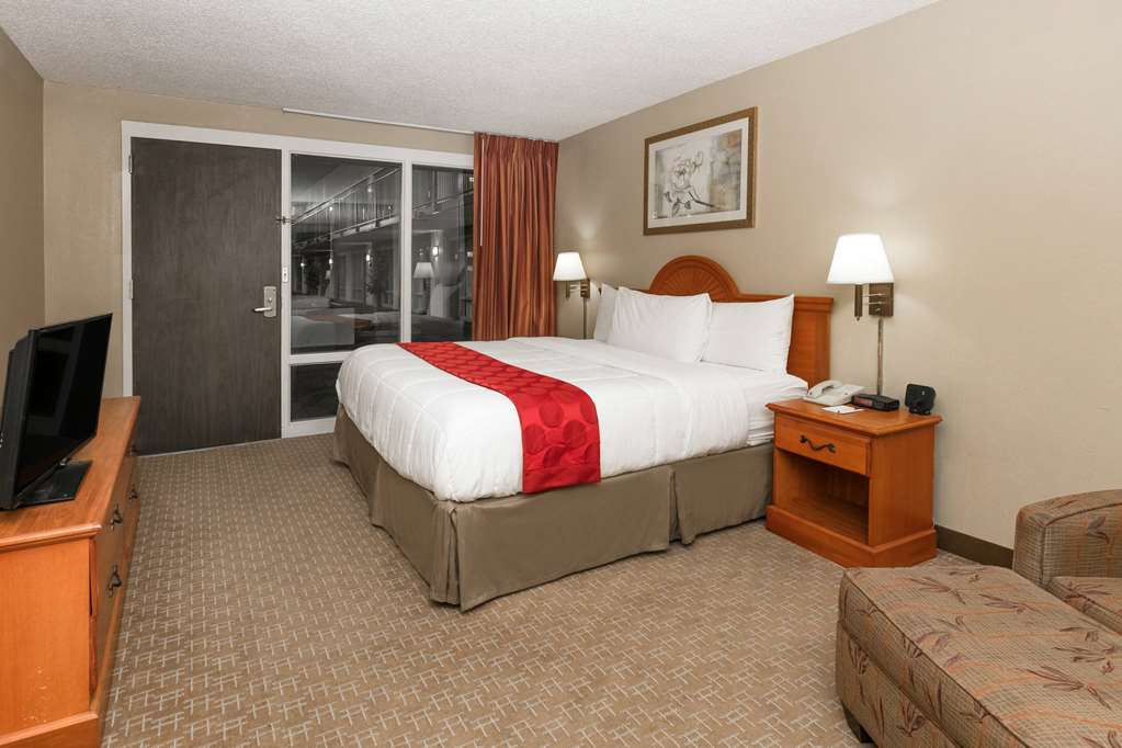 Ramada by Wyndham Odessa Near University of Texas Permian - photo 12