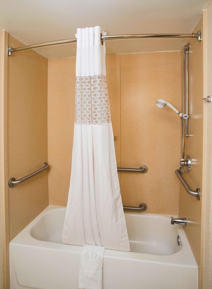 Hampton Inn & Suites Valdosta Conference Center - photo 62