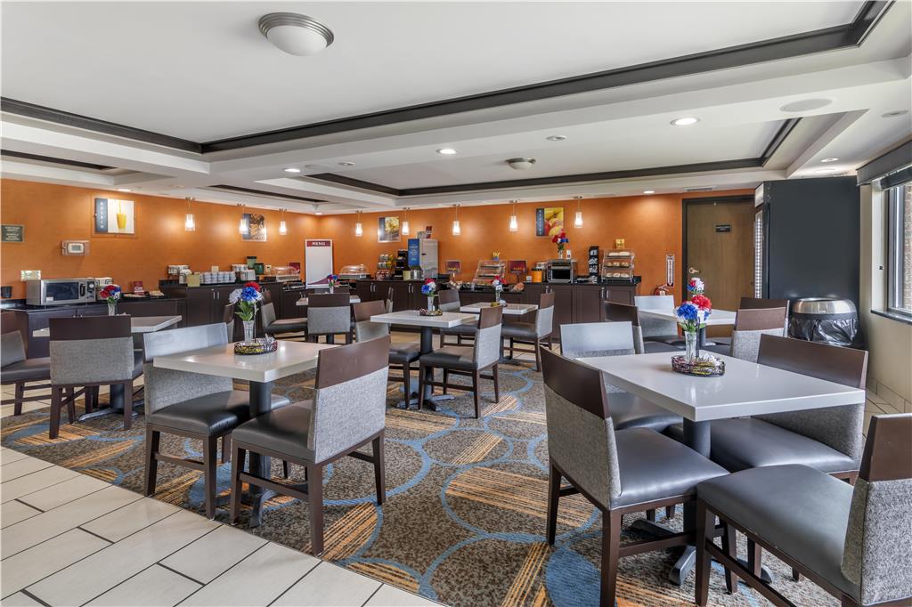 Best Western Plus Keene Hotel - photo 70