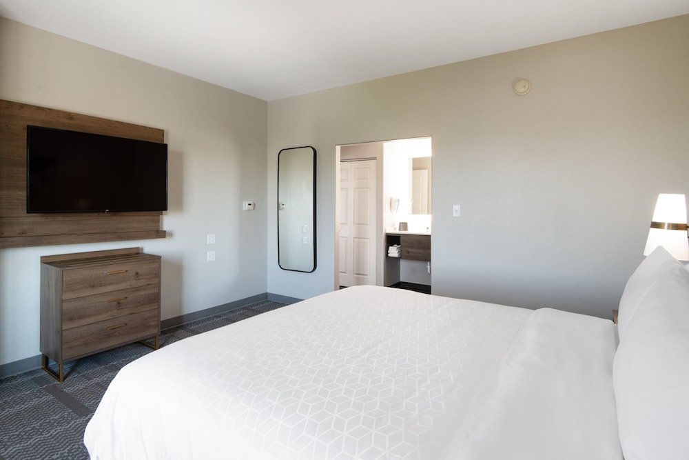 Staybridge Suites Phoenix Glendale Sports Dist by IHG - photo 9