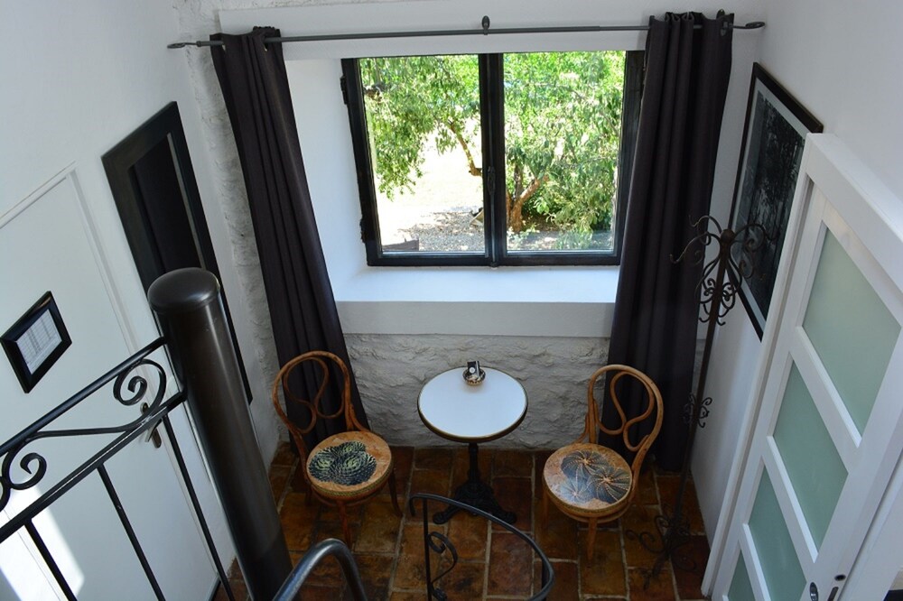 O Chai D'Euvres — 5-Star Luxury Hotel in Gignac, France