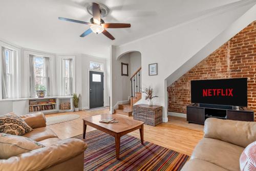 Sojourn Classic DC Rowhouse with Parking in Washington, United States