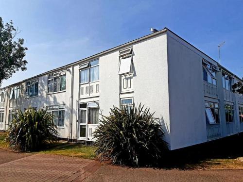 La Capsule - carbon neutral hotel in Dawlish