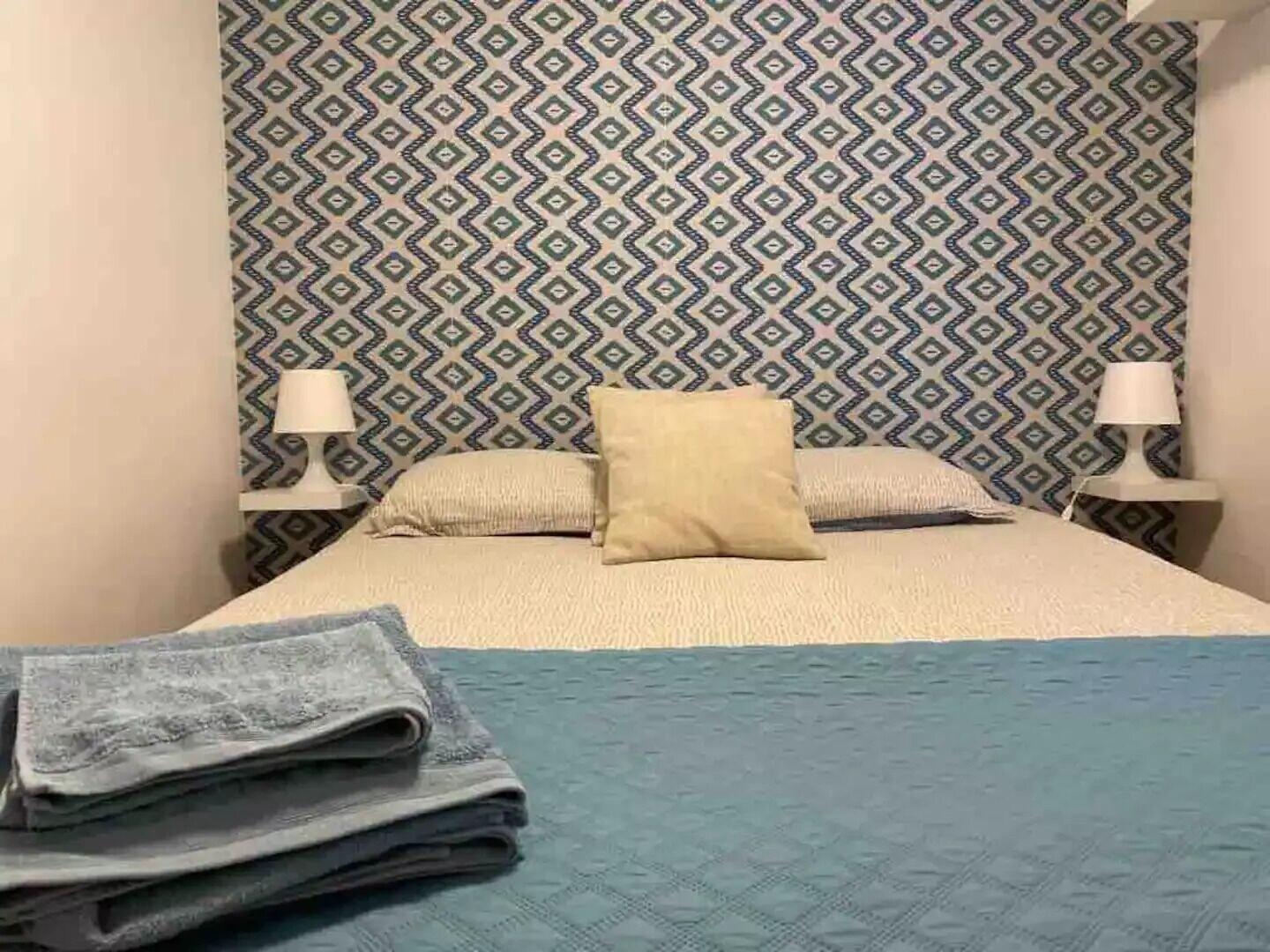 Cozy Estrela Apartment — 4-Star Luxury Hotel in Lisbon, Portugal