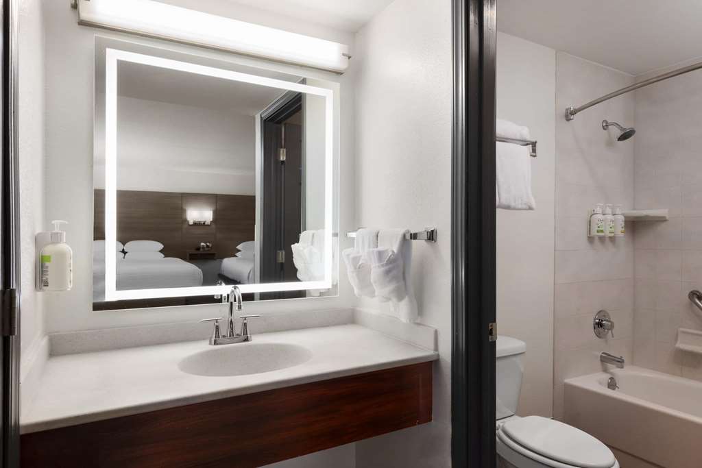 Ramada by Wyndham Medford Airport North - photo 38