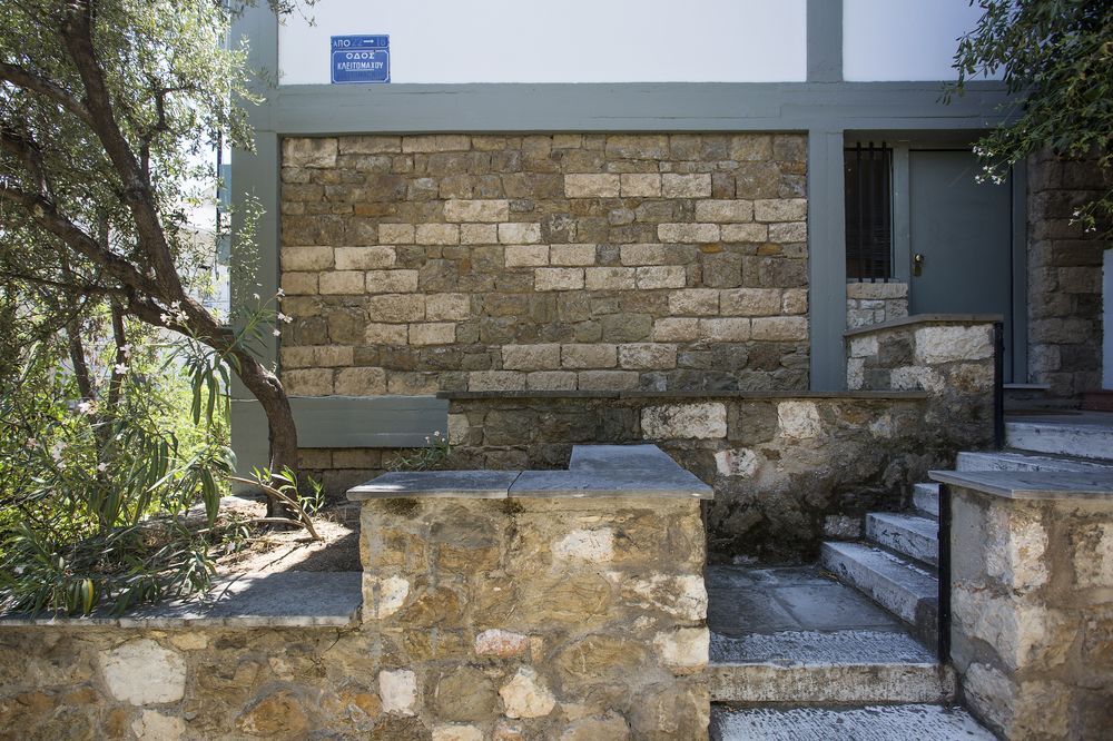 Posh & minimal studio — 4-Star Luxury Hotel in Athens, Greece