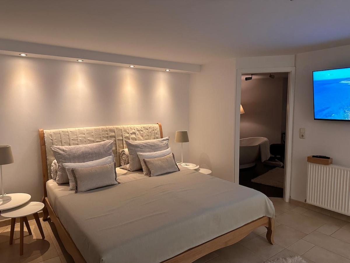 Apartment mit Sauna und Kamin — 4-Star Luxury Hotel in Hessisch Oldendorf, Germany