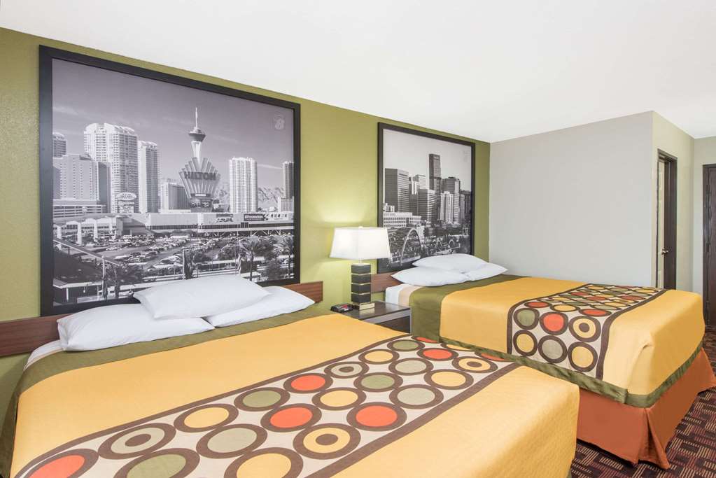 Super 8 by Wyndham Moberly MO - photo 10