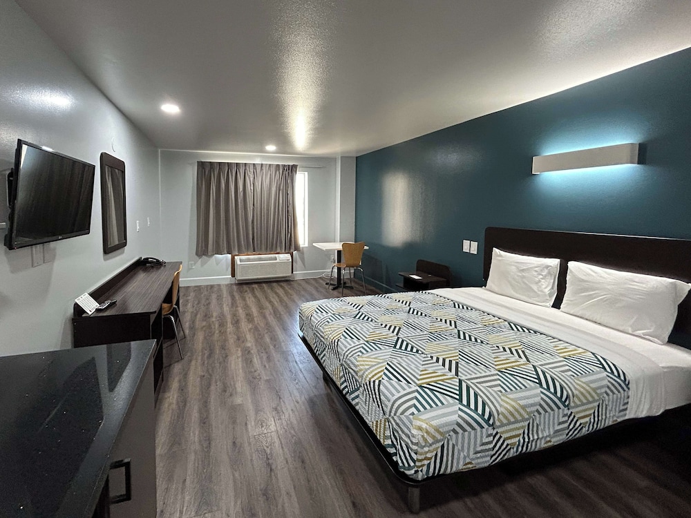 Studio 6 Suites Hesperia CA West Main Street I 15 - photo 6