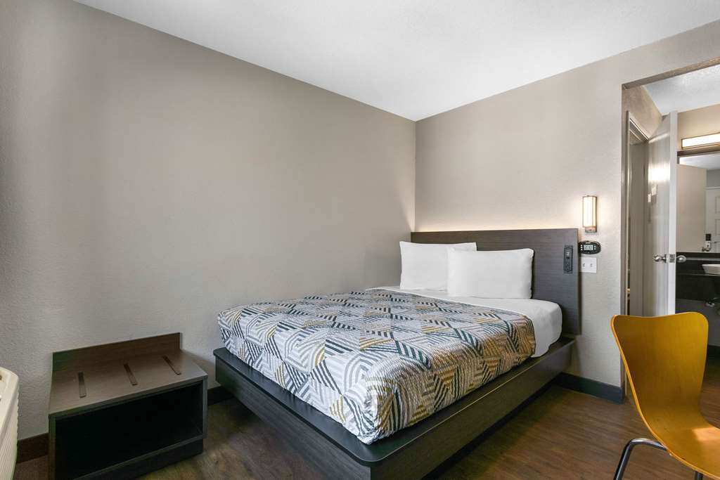 Motel 6 Merced CA North - photo 7