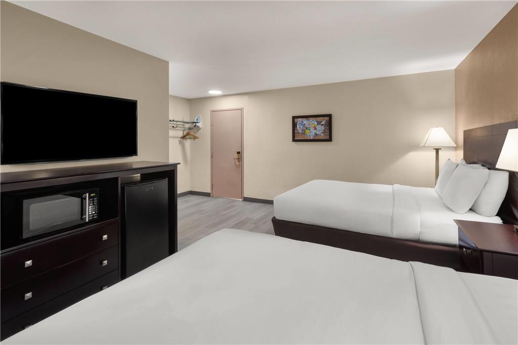Baymont by Wyndham Iron Mountain - photo 18
