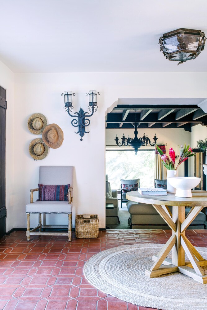 Frida by AvantStay Sleeps 16 Prvt Estate w Tennis Ct & Mins to Beach - photo 15