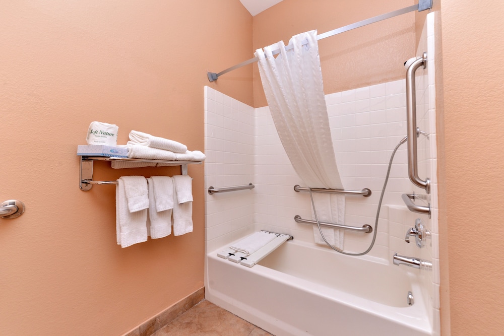 Candlewood Suites San Diego by IHG - photo 12
