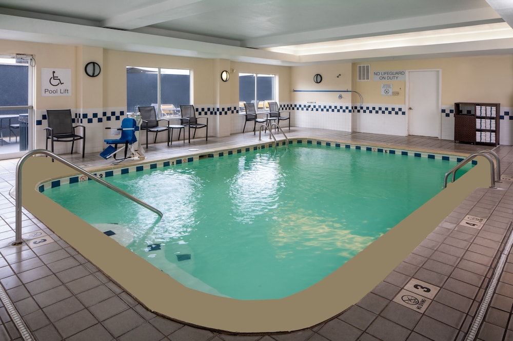 Fairfield Inn & Suites by Marriott Gulfport - photo 23