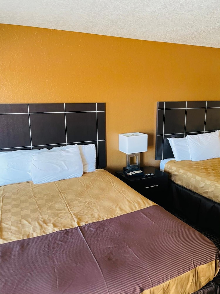 Sona Inn Dilley - photo 16