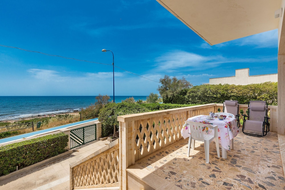 3026 Villetta Lelia by Barbarhouse in Racale, Italy