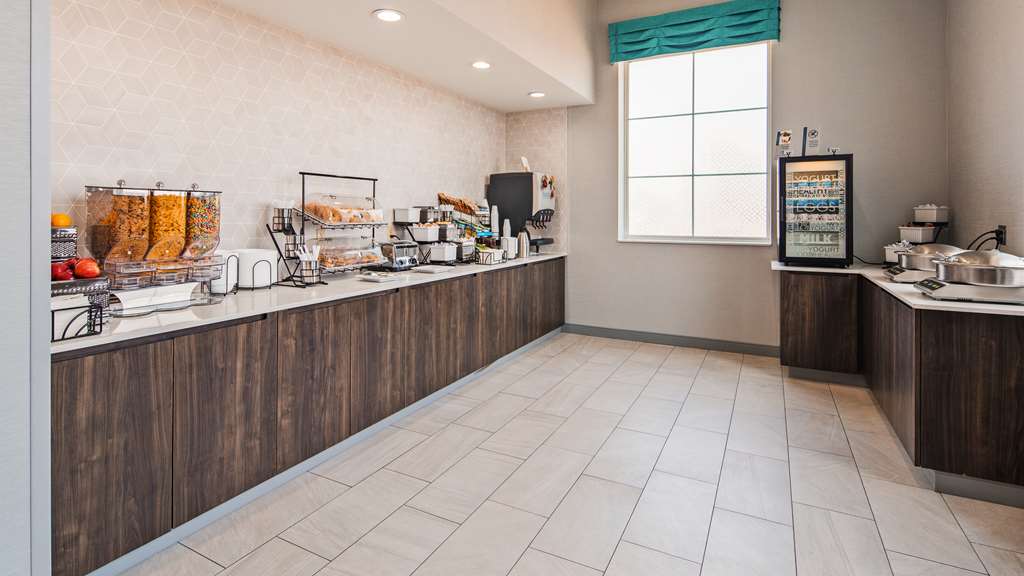 Best Western Plus Wilkes Barre Scranton Airport Hotel - photo 5