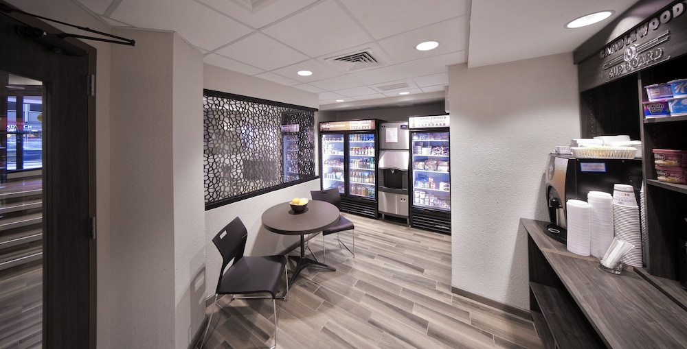 Candlewood Suites Baltimore Inner Harbor by IHG - photo 23