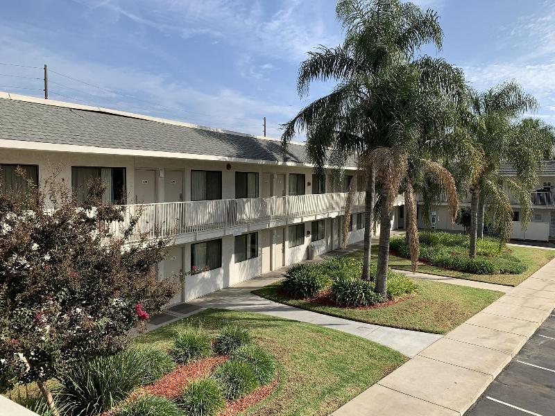 Vagabond Inn Sylmar - photo 19