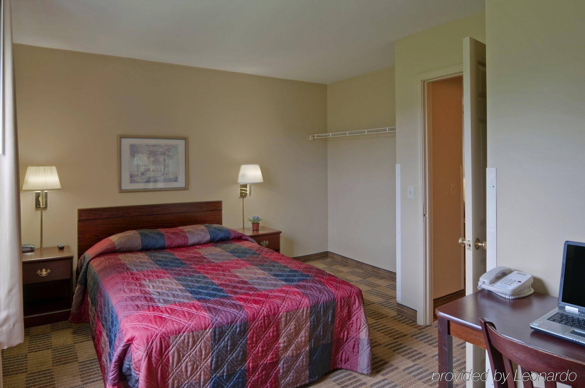 Extended Stay Lenexa Studios - photo 3