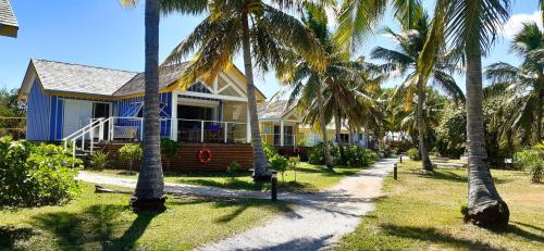 Beach House Lodge 20887460 — Poum