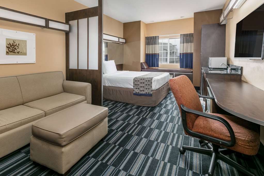Microtel Inn & Suites by Wyndham Scott Lafayette - photo 22