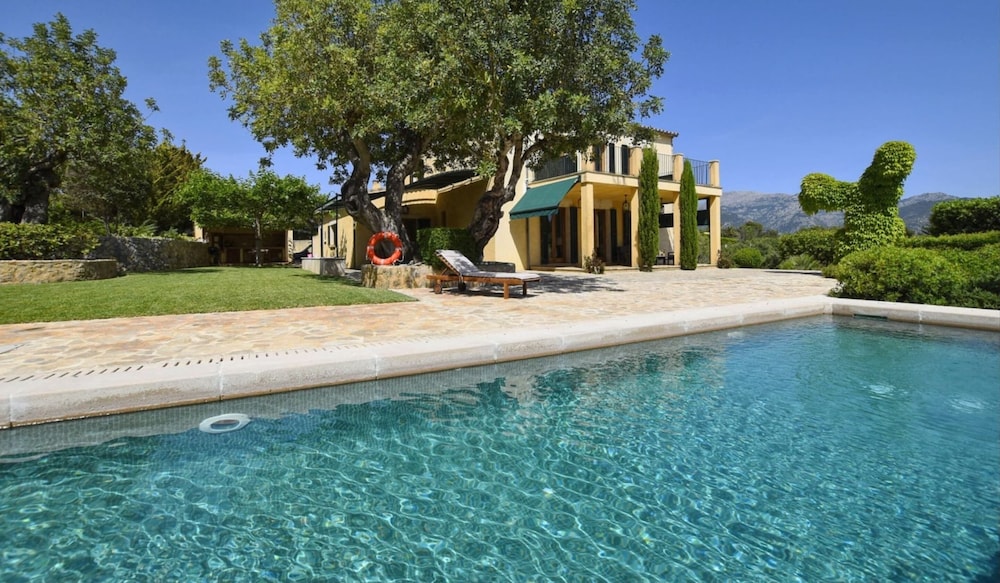 Belvilla by OYO Alzina — 4-Star Luxury Hotel in Selva, Spain