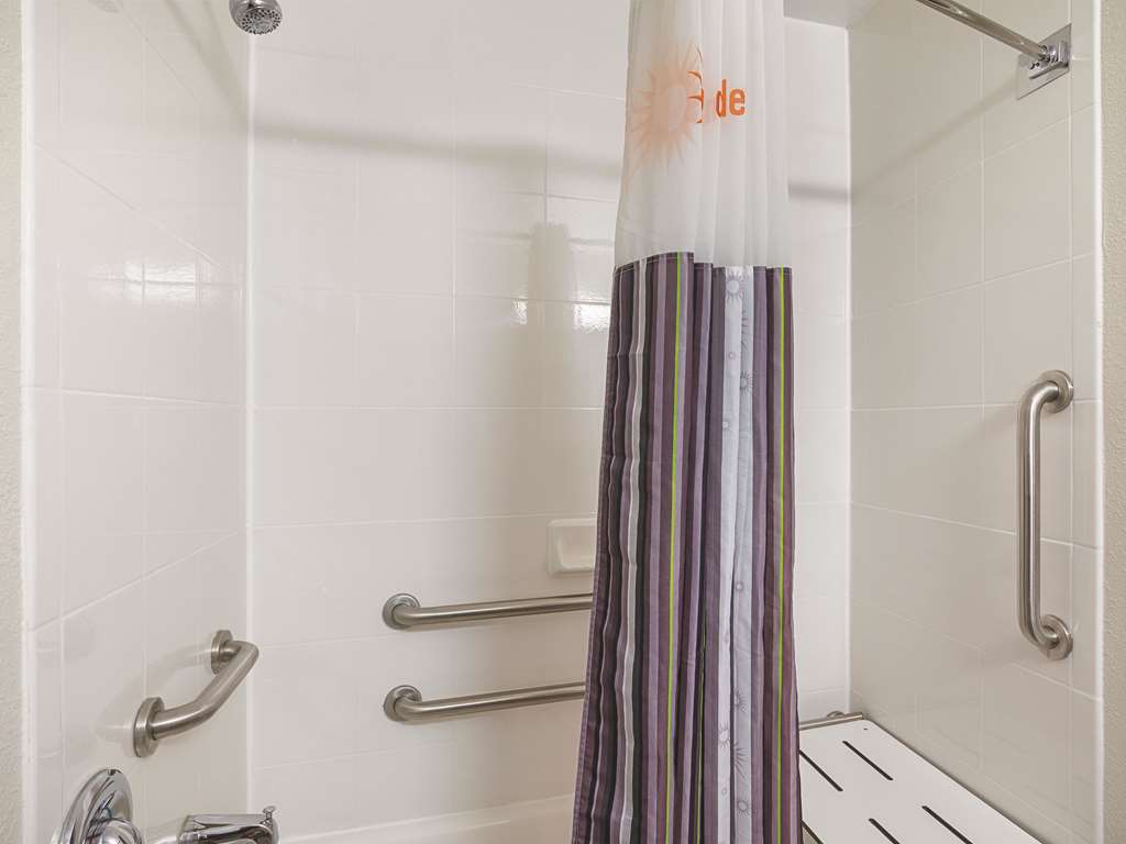 La Quinta Inn & Suites by Wyndham Austin Round Rock - photo 25