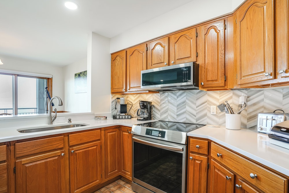 1 Mi to Wintergreen Resort Mtn View Condo - photo 11