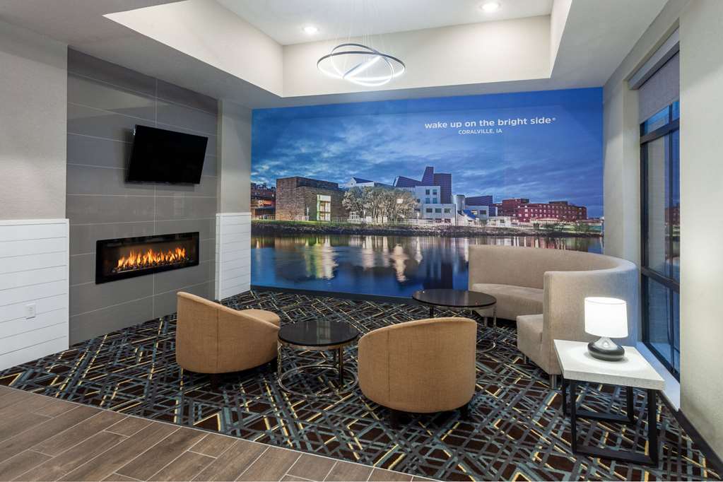 La Quinta Inn & Suites Coralville Iowa City - photo 4
