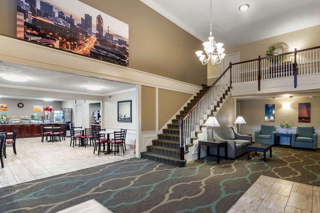 Quality Inn & Suites Des Moines Merle Hay Road - photo 3