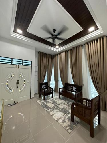 Syakila Homestay — 4-Star Luxury Hotel in Marang, Malaysia