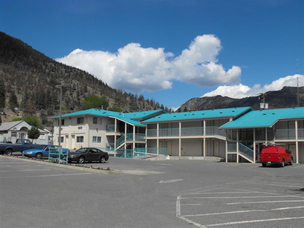 Canadas Best Value Inn Mile 0 — Lillooet — photo 2