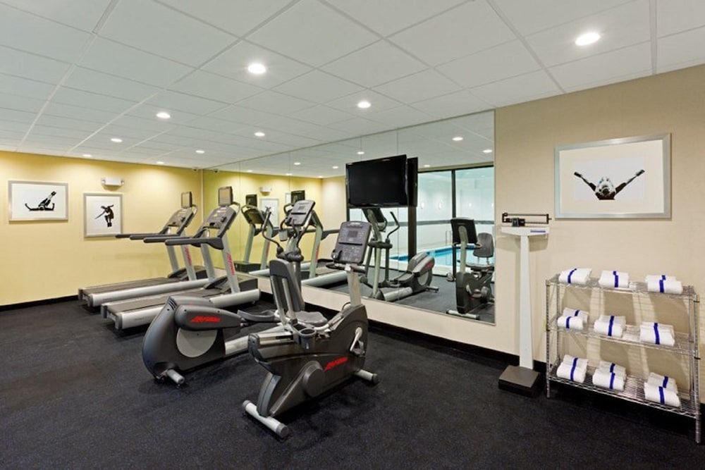 Holiday Inn Express Hotel & Suites Batavia Darien Lake by IHG - photo 25