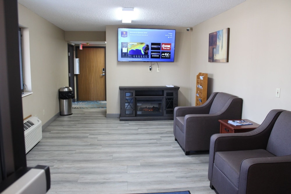 Reston Inn & Suites - photo 36