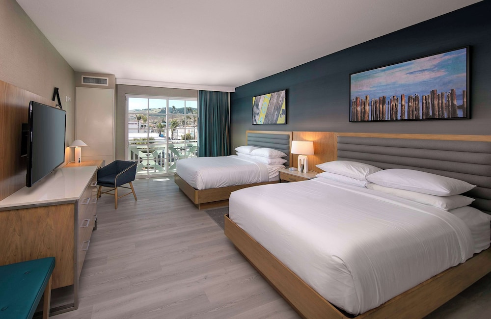 Inn at the Pier Pismo Beach Curio Collection by Hilton - photo 11